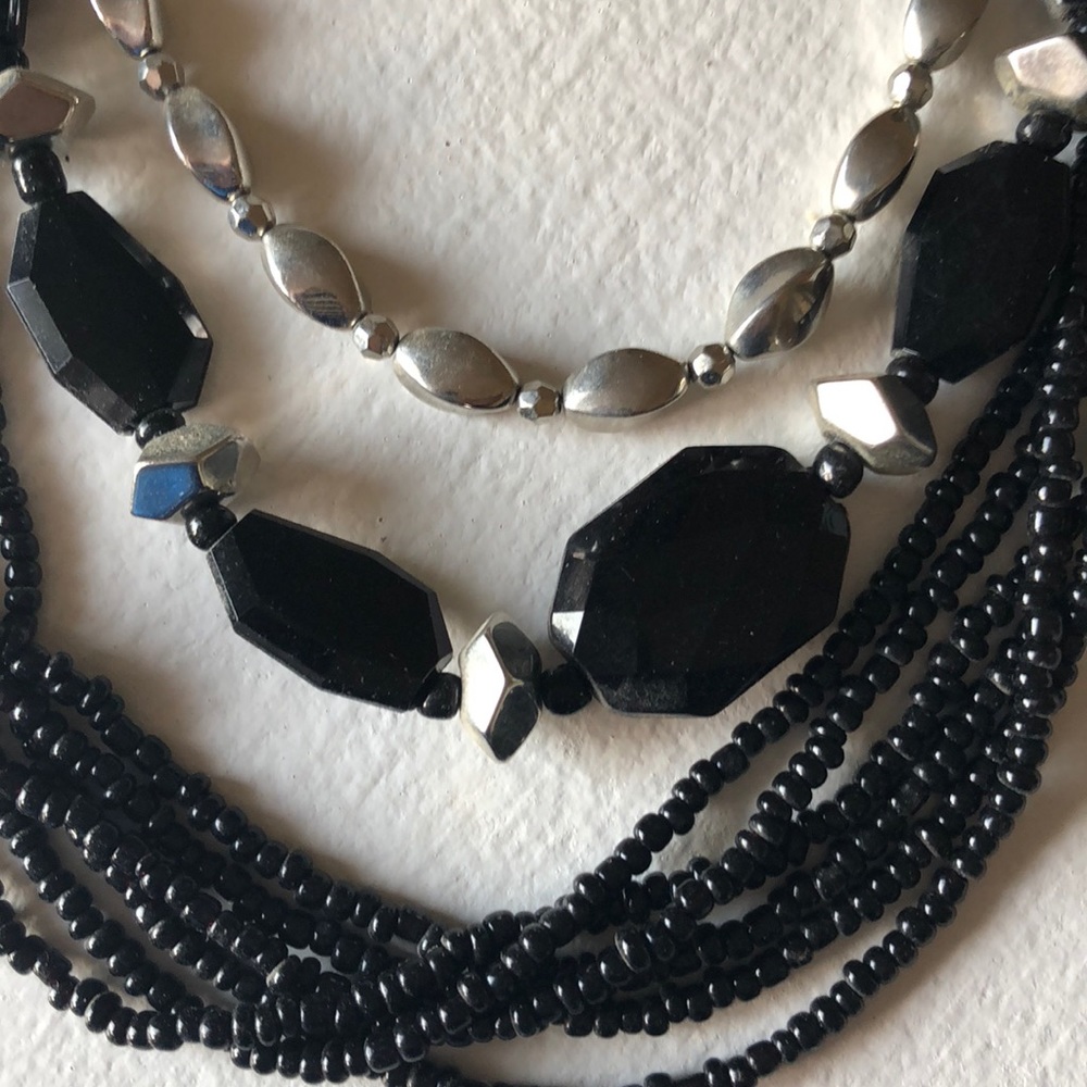 Beautiful 3 strand silver & black beaded necklace - Picture 5 of 5